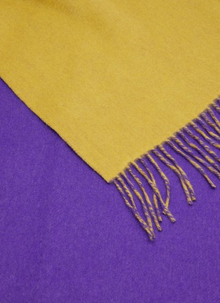 细节 –点击放大 - JOVENS - 流苏边双面拼色羊绒毛毯 — 紫色和黄色