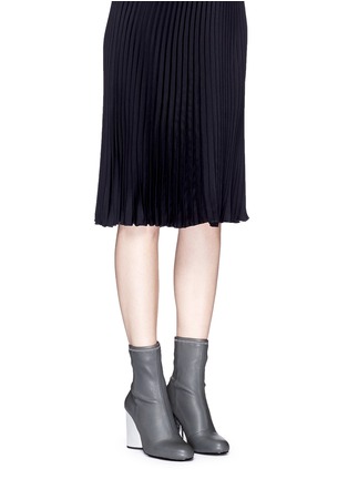 模特儿示范图 - 点击放大 - OPENING CEREMONY - ZLOTY金属粗跟真皮短靴