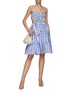 模特儿示范图 - 点击放大 - CAROLINA HERRERA - 腰部镂空蝴蝶结拼色条纹连衣裙