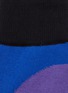 细节 - 点击放大 - SACAI - X KAWS涂鸦拼色混棉袜