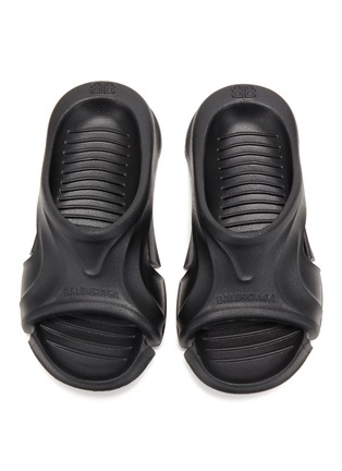 模特儿示范图 - 点击放大 - BALENCIAGA - MOLD SLIDE橡胶拖鞋