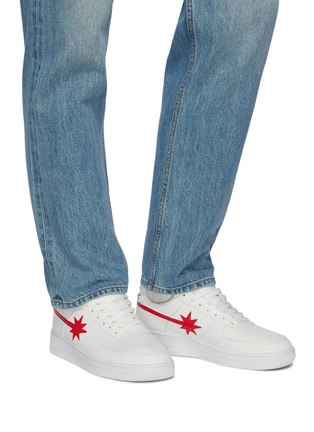 模特儿示范图 - 点击放大 - STARWALK - 拼色流星图案厚底运动鞋