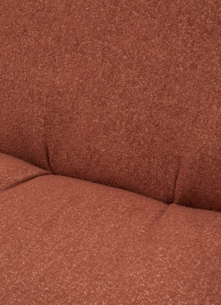 细节 –点击放大 - GUBI - PACHA 软垫沙发 — 深粉色