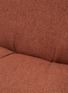 细节 –点击放大 - GUBI - PACHA 软垫沙发 — 深粉色
