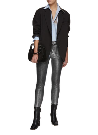 模特儿示范图 - 点击放大 - FRAME - LE HIGH SKINNY金属表层紧身牛仔裤