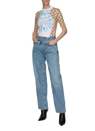 模特儿示范图 - 点击放大 - MARINE SERRE - 半月 LOGO 拼色设计短袖 T 恤