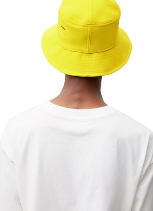 模特儿示范图 - 点击放大 - PANGAIA - 中性款文字印花有机棉渔夫帽