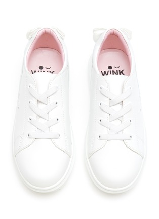 模特儿示范图 - 点击放大 - WINK - MACARON 儿童款蝴蝶结真皮运动鞋