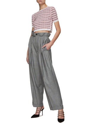 模特儿示范图 - 点击放大 - MIU MIU - 格纹图案褶裥纸袋裤