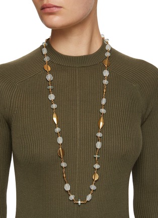 模特儿示范图 - 点击放大 - KATERINA MAKRIYIANNI - 玻璃珠饰镀金纯银及铜项链