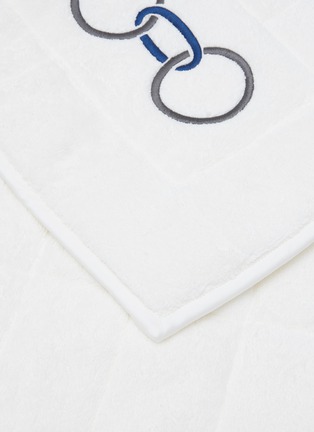 细节 –点击放大 - FRETTE - LINKS 链条刺绣纯棉浴垫 — 白色灰色和蓝色