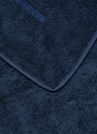 细节 –点击放大 - FRETTE - UNITO 纯棉浴巾 — 深蓝色