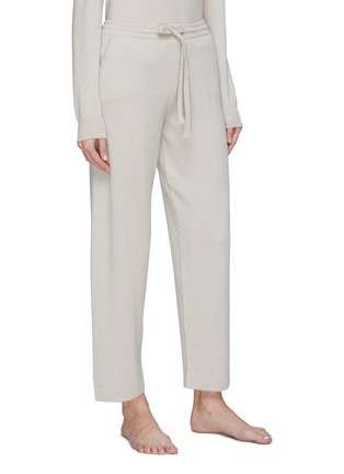 细节 –点击放大 - FRETTE - FLOW SMALL CASHMERE JOGGING SET — BEIGE