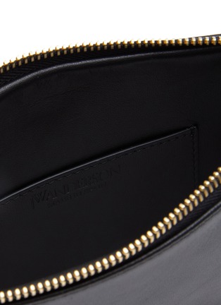 细节 - 点击放大 - JW ANDERSON - BUMPER 真皮单肩半月包