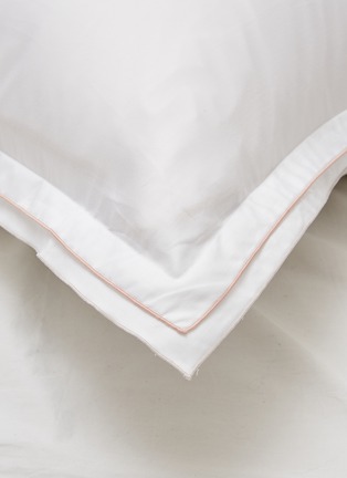 细节 –点击放大 - BAEA - ‘Merrow’ Organic Cotton Sateen Pillowcases — Coralweed