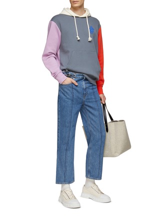 模特儿示范图 - 点击放大 - JW ANDERSON - 链条缀饰纯棉牛仔裤