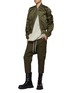 模特儿示范图 - 点击放大 - RICK OWENS - 缎面拉链口袋飞行员夹克