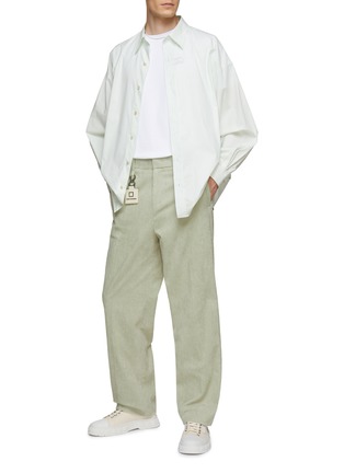模特儿示范图 - 点击放大 - WOOYOUNGMI - 品牌标志挂牌灯芯绒长裤