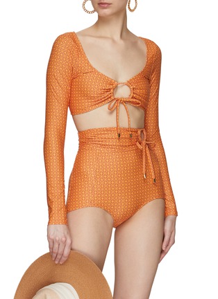 模特儿示范图 - 点击放大 - PEONY - BOLERO 泳装上衣及 HOLIDAY 泳裤