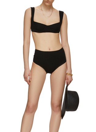 模特儿示范图 - 点击放大 - TROPIC OF C - SOUTH PACIFIC 泳装上衣及 HIGH CURVE 三角泳裤