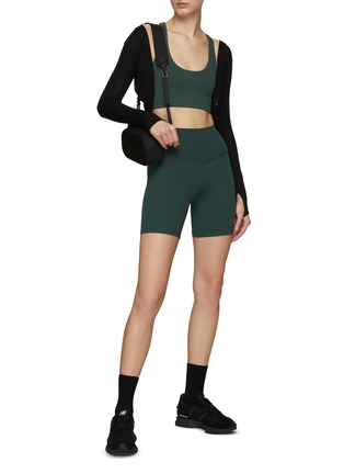 模特儿示范图 - 点击放大 - SPLITS59 - 高腰运动短裤