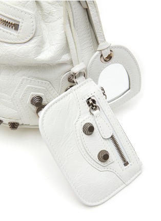 细节 - 点击放大 - BALENCIAGA - ‘LE CAGOLE XS’ STUDDED CRINKLED-LEATHER BUCKET BAG