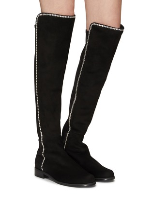 模特儿示范图 - 点击放大 - STUART WEITZMAN - 仿水晶缀饰绒面皮过膝靴