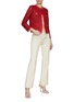 模特儿示范图 - 点击放大 - ST. JOHN - CONTRAST STITCH HIGH RISE FLARED LEG JEANS