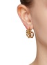 模特儿示范图 - 点击放大 - AURÉLIE BIDERMANN - SELMA 花卉造型镀金黄铜耳环