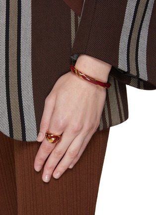 模特儿示范图 - 点击放大 - AURÉLIE BIDERMANN - LIWA 搪瓷缀饰镀金黄铜戒指