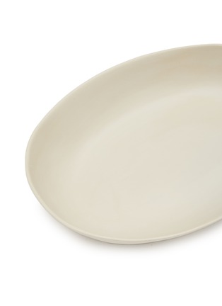 Detail View - 点击放大 - SOCIETY LIMONTA - Matte Porcelain Serving Plate — Sable