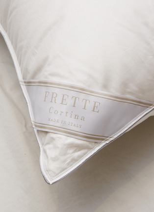 细节 –点击放大 - FRETTE - CORTINA 羽绒抱枕