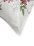 细节 –点击放大 - RIVOLTA CARMIGNANI - BRISTOL 花卉图案纯棉枕套两件装 — 灰色调