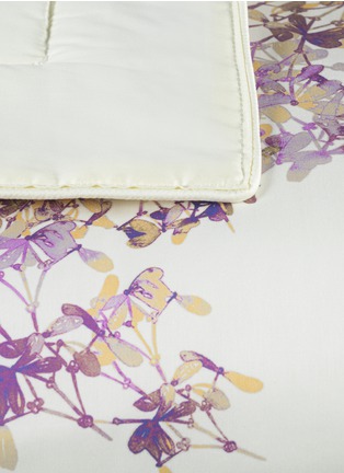 细节 –点击放大 - RIVOLTA CARMIGNANI - Crystal Sartorial 印花被子 — 白色和紫色