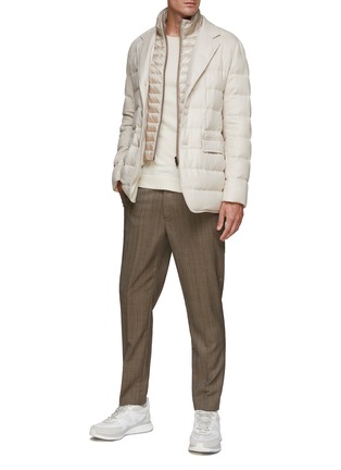 模特儿示范图 - 点击放大 - HERNO - 可拆式衣领绗缝羽绒羊绒夹克