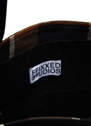 细节 - 点击放大 - FFIXXED STUDIOS - 贴片设计托特包