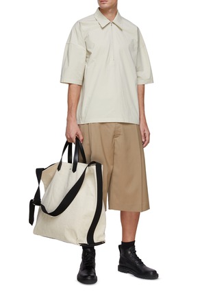 模特儿示范图 - 点击放大 - JIL SANDER - 领口拉链几何感纯棉衬衫