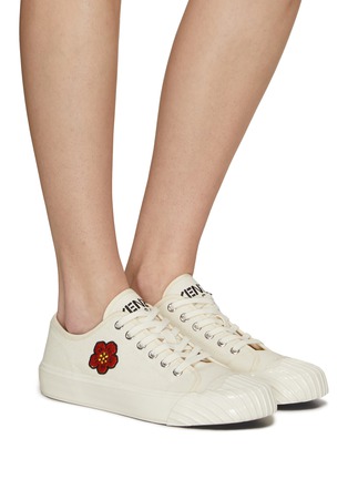 模特儿示范图 - 点击放大 - KENZO - ‘Kenzoschool’ Boke Embroidery Canvas Low Top Lace Up Sneakers