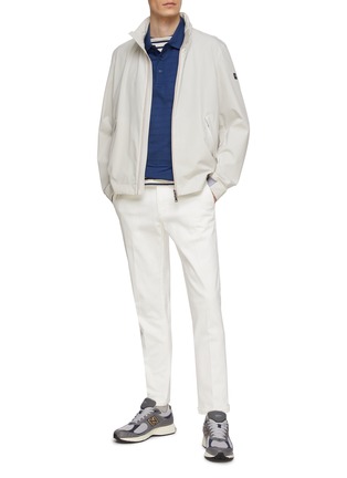 模特儿示范图 - 点击放大 - PAUL & SHARK - LOGO 刺绣纯棉 POLO 衫