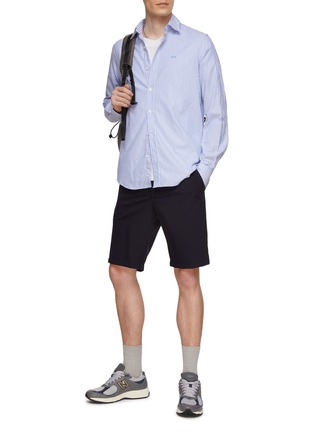 模特儿示范图 - 点击放大 - PAUL & SHARK - LOGO 刺绣条纹纯棉长袖衬衫