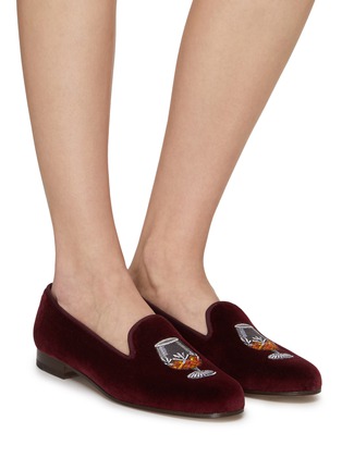 模特儿示范图 - 点击放大 - STUBBS & WOOTTON - ‘BRANDY’ EMBROIDERY FLAT VELVET LOAFERS