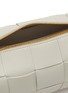 细节 - 点击放大 - BOTTEGA VENETA - BRICK CASSETTE 编织设计真皮单肩包