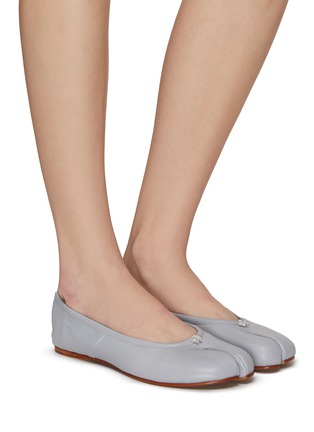 模特儿示范图 - 点击放大 - MAISON MARGIELA - TABI 分趾真皮芭蕾舞平底鞋