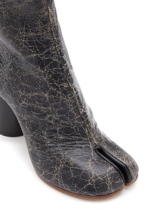 细节 - 点击放大 - MAISON MARGIELA - TABI 分趾爆裂纹真皮高跟踝靴