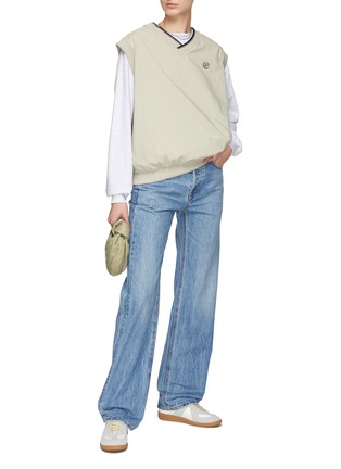 模特儿示范图 - 点击放大 - CLOVE - 罗纹 V 领背心