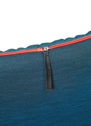 细节 –点击放大 - MOROSO - TAKE A LINE 扶手椅 — 蓝色