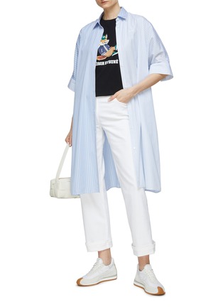 模特儿示范图 - 点击放大 - MAISON KITSUNÉ - 拼接条纹衬衫式连衣裙