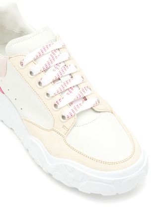 细节 - 点击放大 - ALEXANDER MCQUEEN - ‘Court’ Leopard Patterned Sole Leather Sneakers
