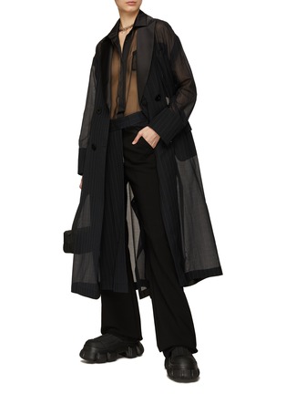 模特儿示范图 - 点击放大 - SACAI - 半透视错觉拼接长款外套