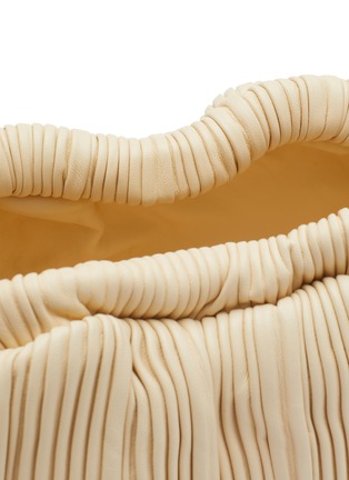细节 - 点击放大 - MANSUR GAVRIEL - ‘Mini Cloud’ Pleated Leather Clutch